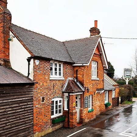 The Six Bells Hotel Beenham Kültér fotó